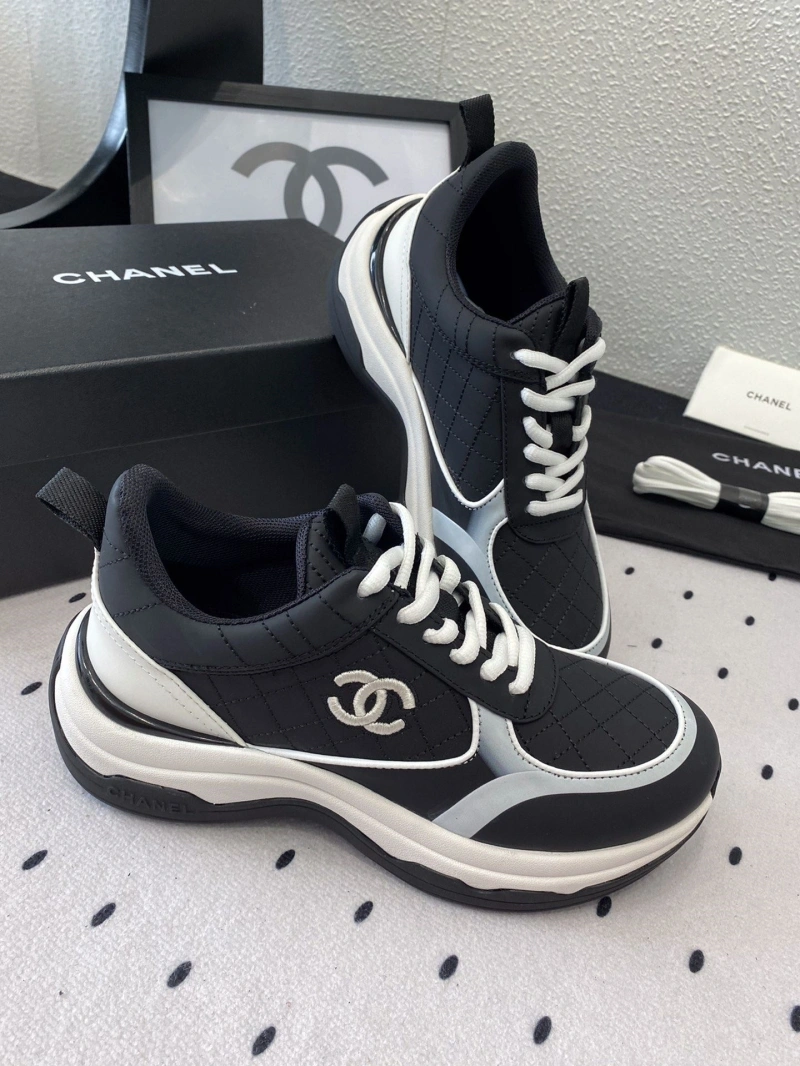 Versatile Chxnxl Sneakers 129812