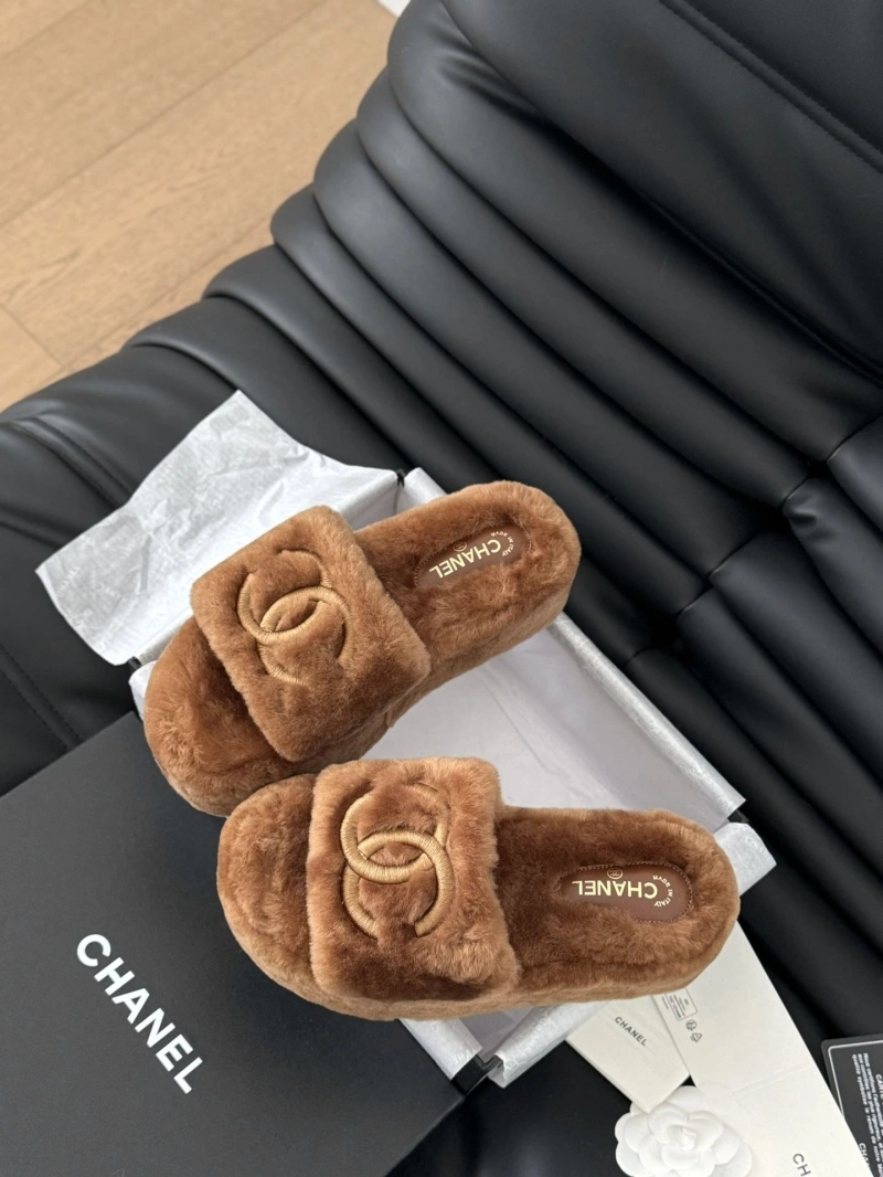 Durable Chxnxl Slippers 129852
