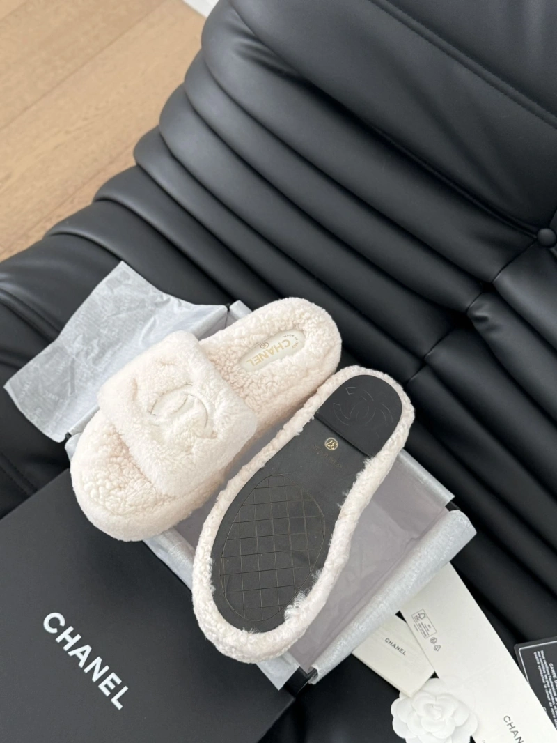 Chxnxl Slippers Bold 129850