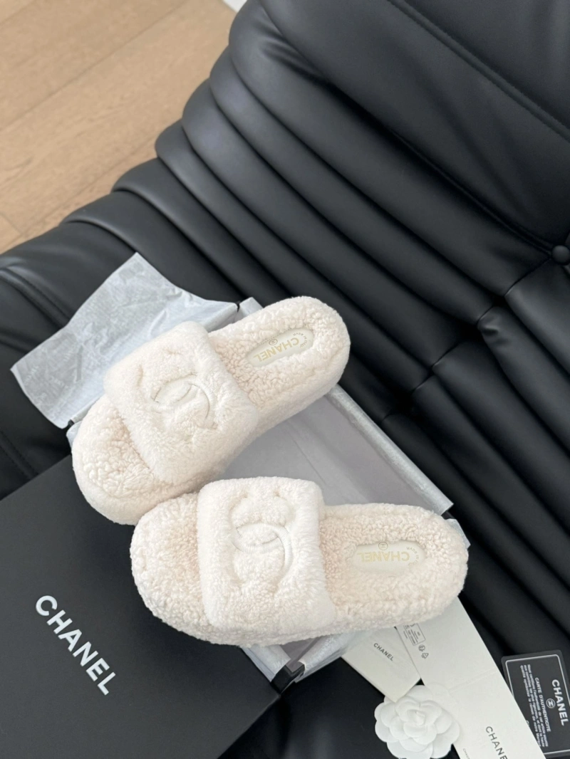 Chxnxl Slippers Bold 129850
