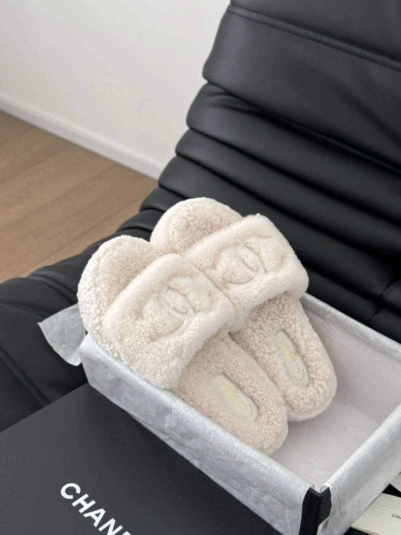 Chxnxl Slippers Bold 129850
