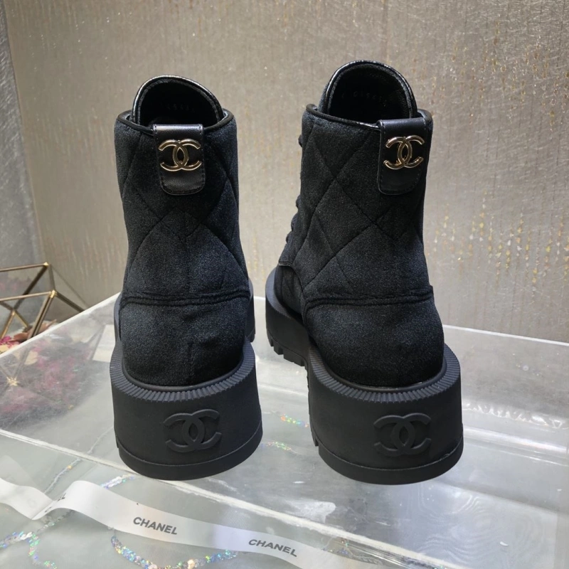 Lightweight Chxnxl Boots 130108