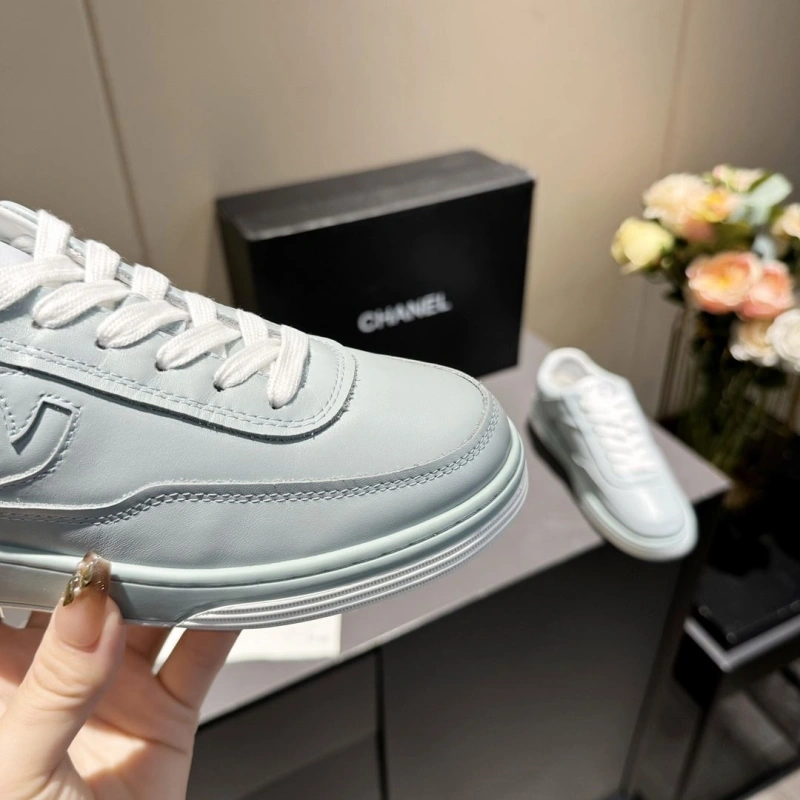 Fashionable Chxnxl Sneakers 129802