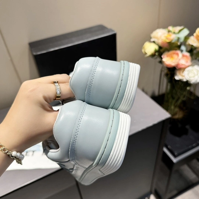 Fashionable Chxnxl Sneakers 129802