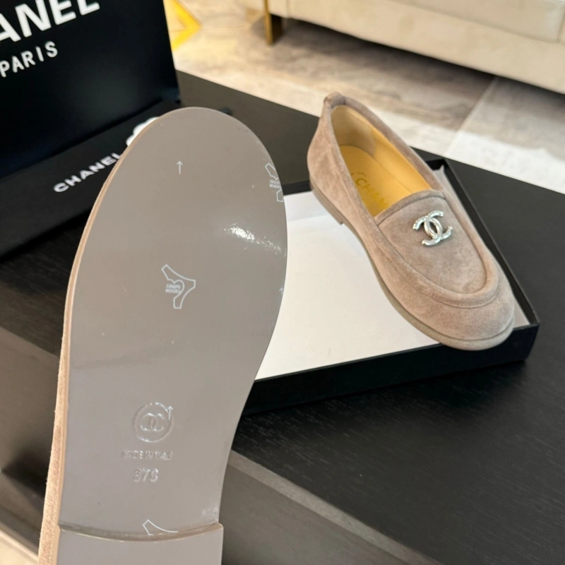 Resilient Chxnxl Leather Shoes 124528