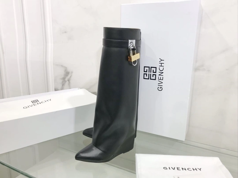 AllSeason Gxvxnchy Boots 153333