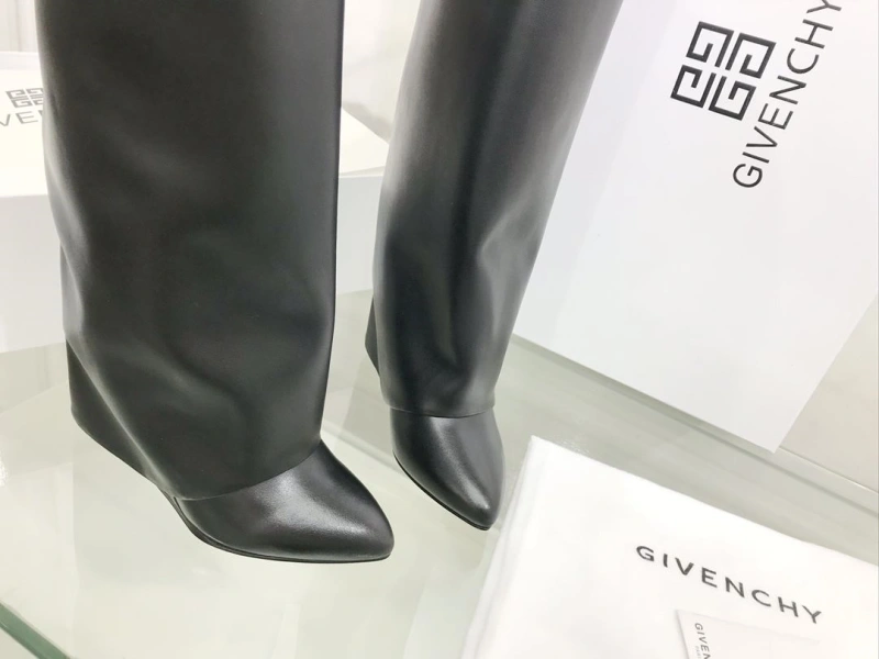 AllSeason Gxvxnchy Boots 153333