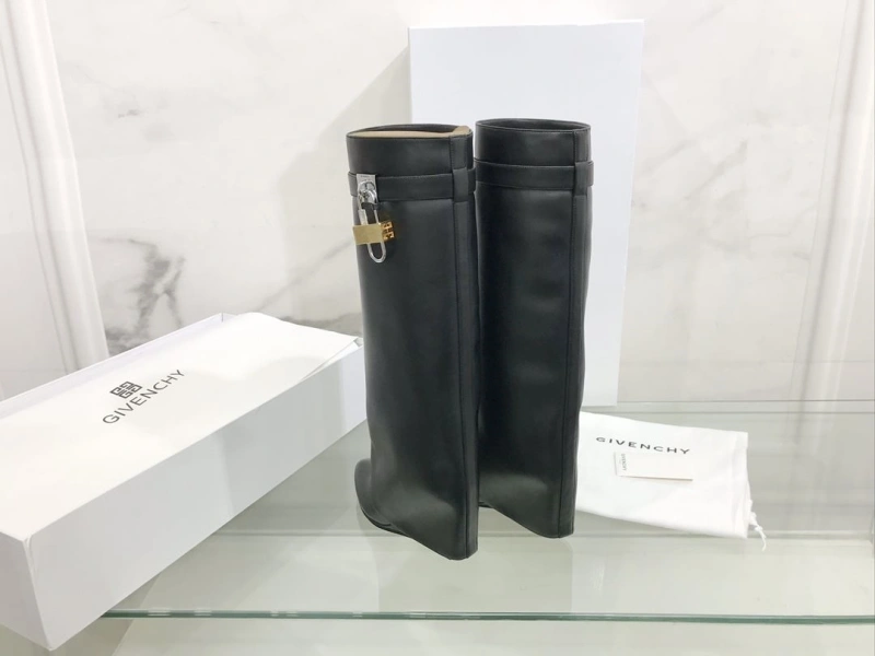 AllSeason Gxvxnchy Boots 153333