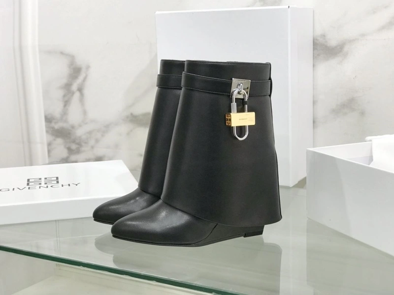 Vibrant Gxvxnchy Boots 153331