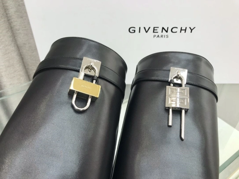 Vibrant Gxvxnchy Boots 153331