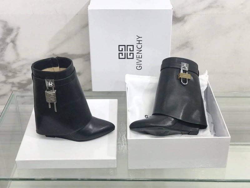 Vibrant Gxvxnchy Boots 153331