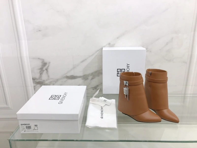 EyeCatching Gxvxnchy Boots 153337