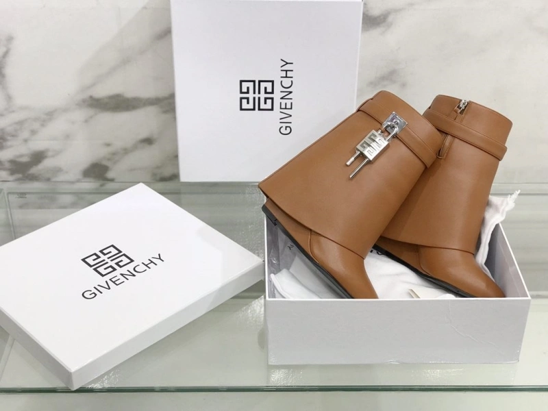 EyeCatching Gxvxnchy Boots 153337