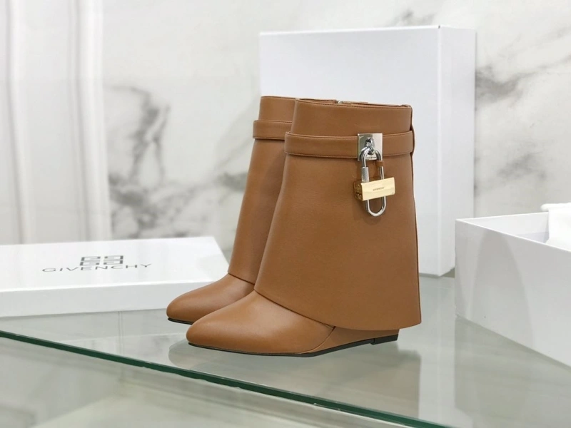 EyeCatching Gxvxnchy Boots 153337