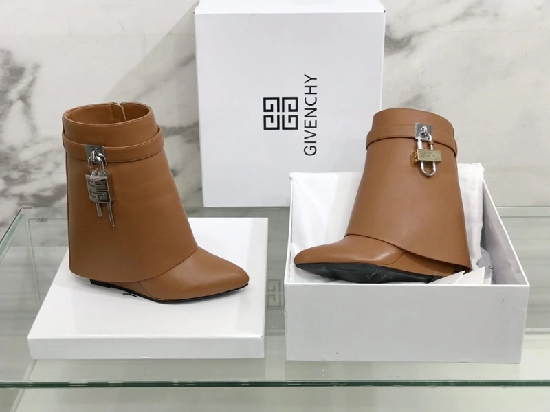 EyeCatching Gxvxnchy Boots 153337