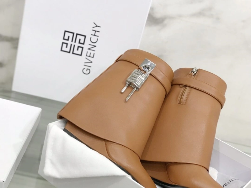 EyeCatching Gxvxnchy Boots 153337