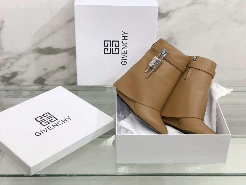 Gxvxnchy Boots Unique 153334