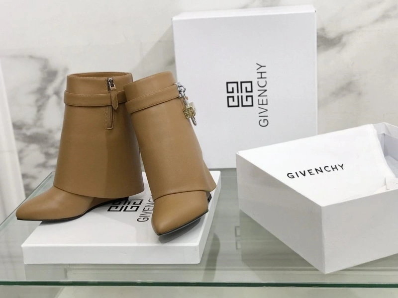 Gxvxnchy Boots Unique 153334