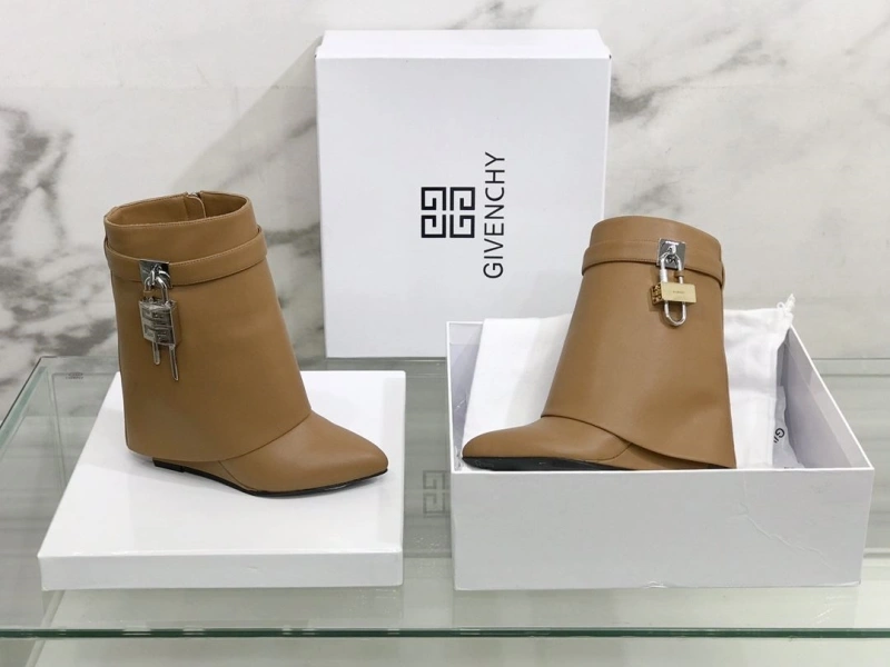 Gxvxnchy Boots Unique 153334