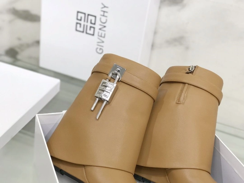 Gxvxnchy Boots Unique 153334