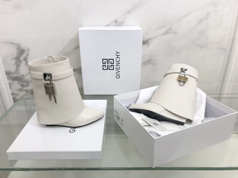 Gxvxnchy Boots Bright 153321