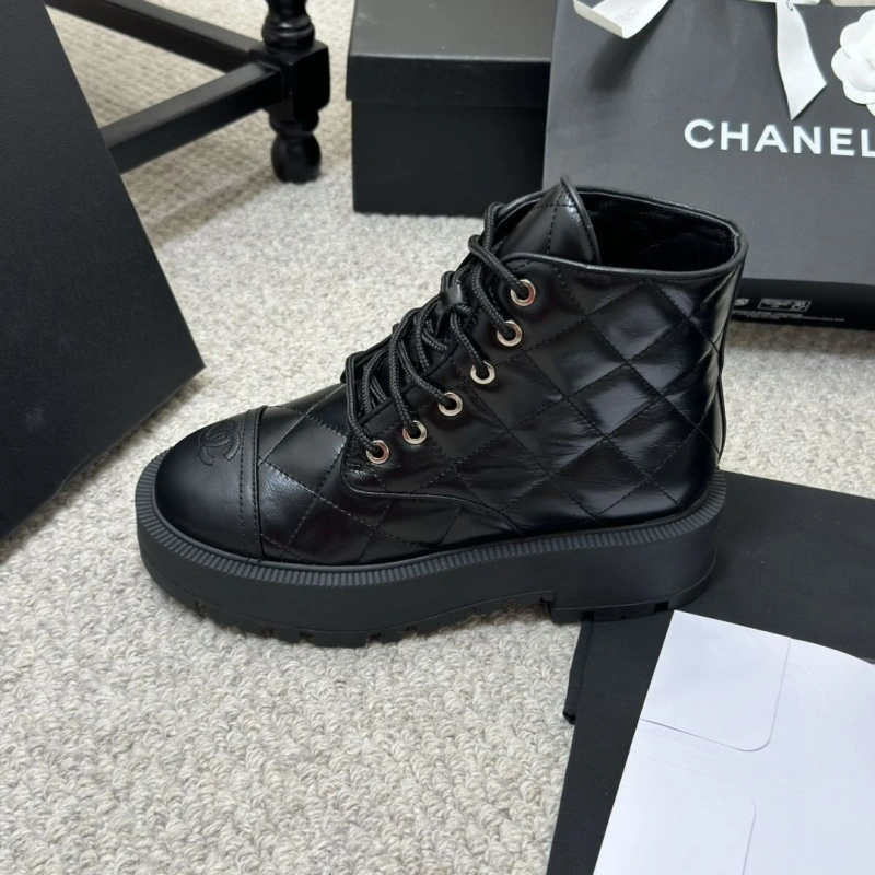 Versatile Chxnxl Boots 125412