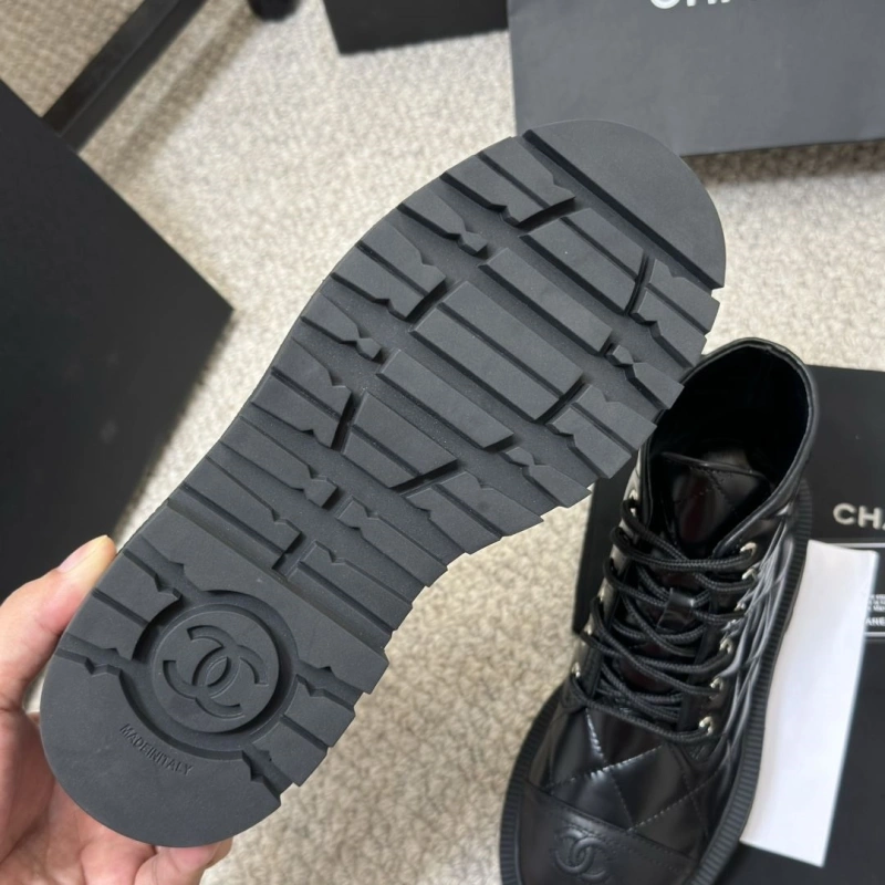 Versatile Chxnxl Boots 125412