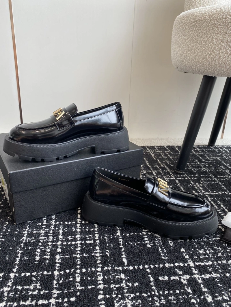 Soft Chxnxl Leather Shoes 124521