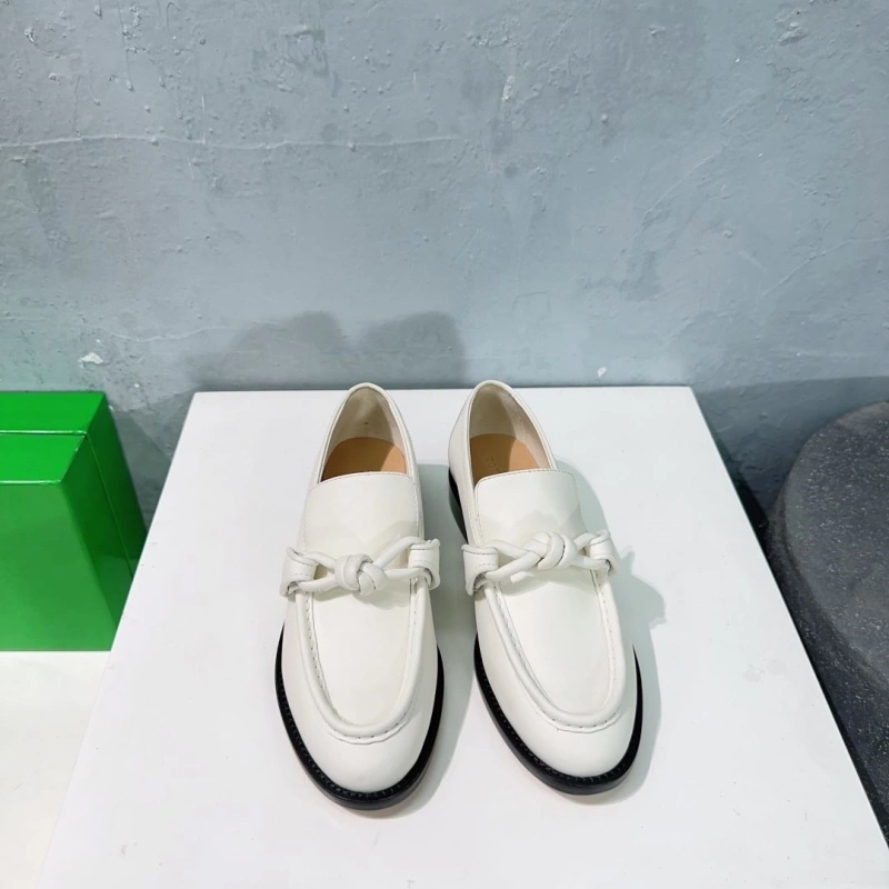 Cozy Bxttxga Vxnxta Leather Shoes 112967