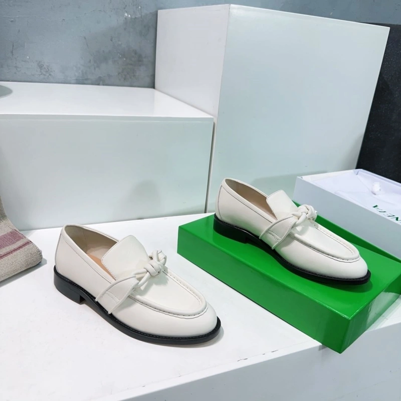Cozy Bxttxga Vxnxta Leather Shoes 112967