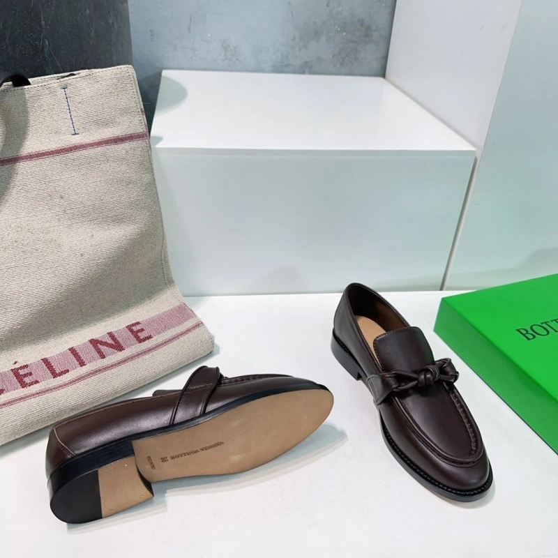 Fashionable Bxttxga Vxnxta Leather Shoes 112975