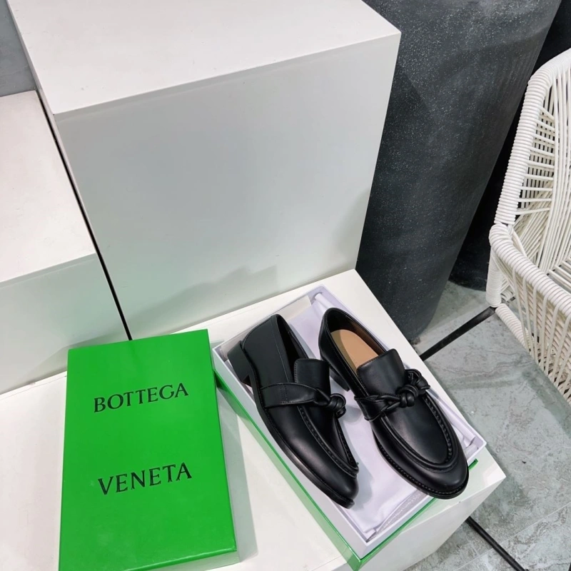 Stylish Bxttxga Vxnxta Leather Shoes 112972