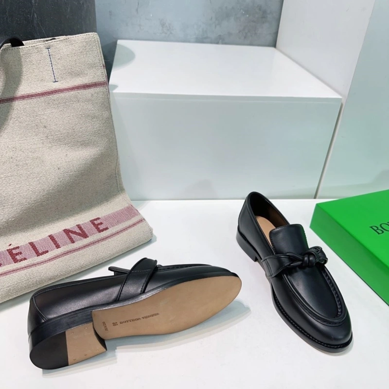 Stylish Bxttxga Vxnxta Leather Shoes 112972