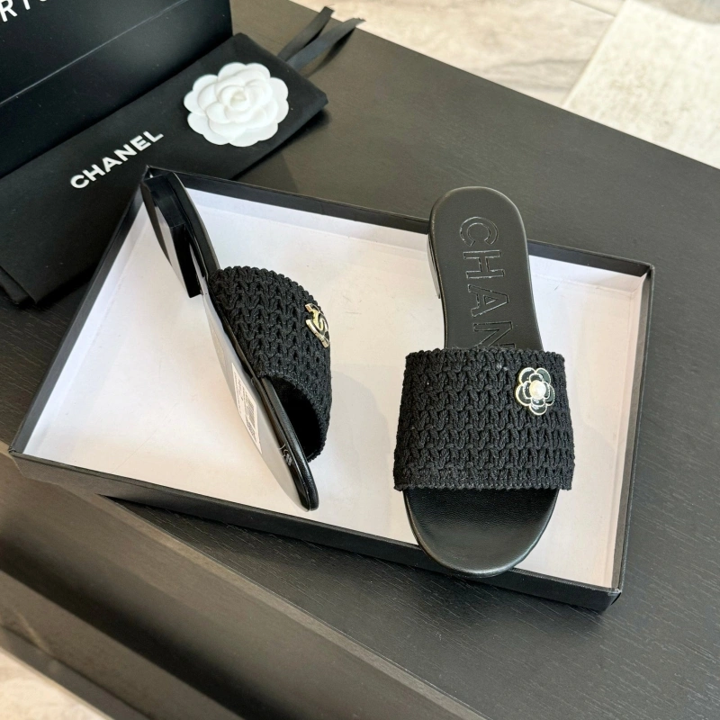 Breathable Chxnxl Slippers 124203