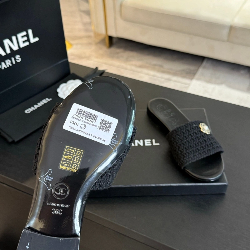 Breathable Chxnxl Slippers 124203