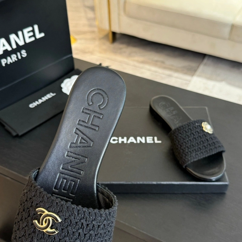 Breathable Chxnxl Slippers 124203