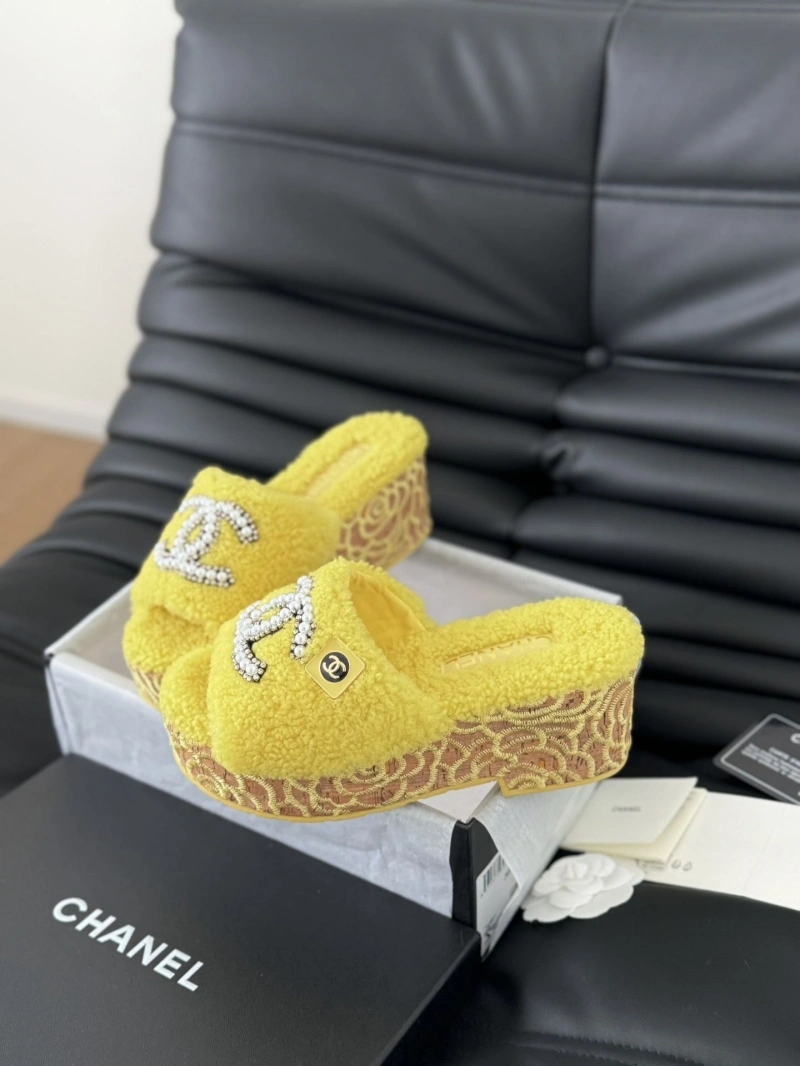 Reliable Chxnxl Slippers 124184