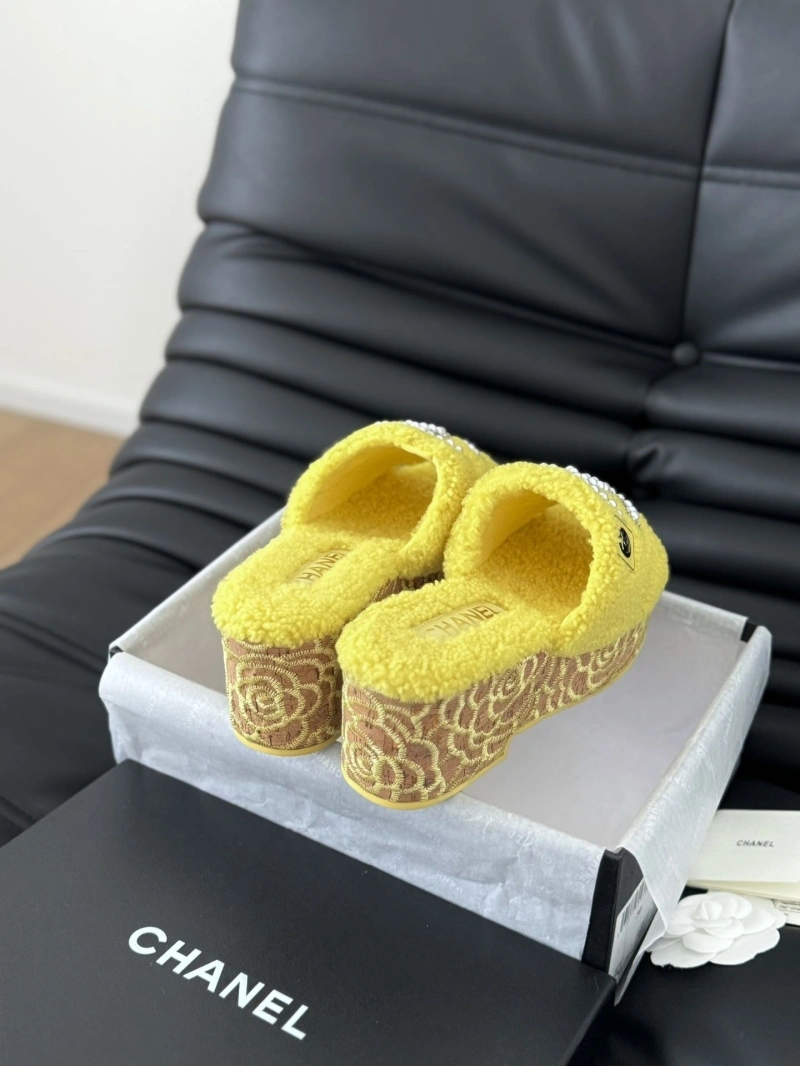 Reliable Chxnxl Slippers 124184