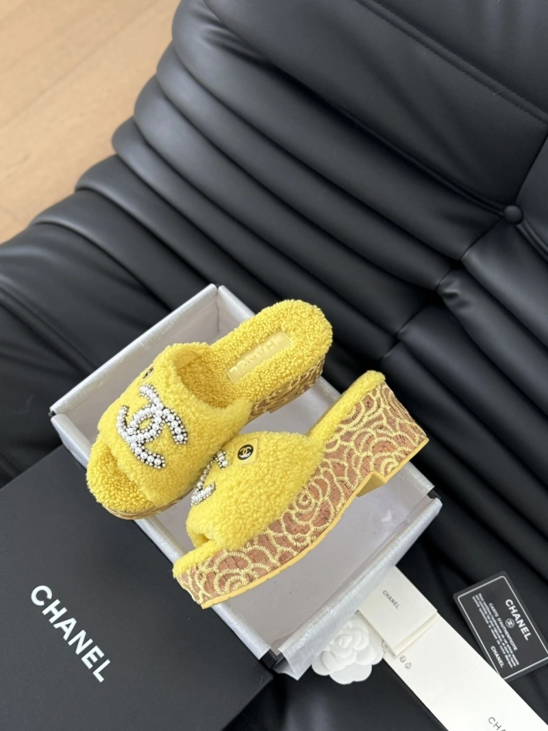 Reliable Chxnxl Slippers 124184