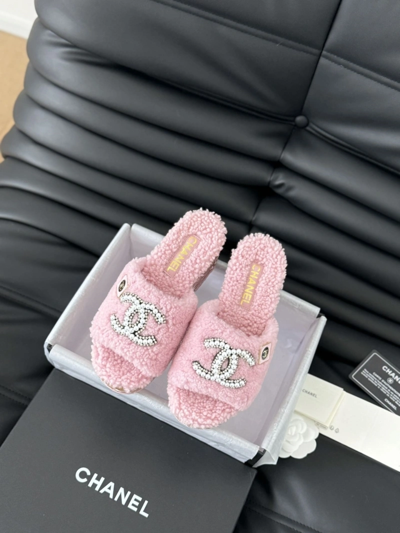UrbanStyle Chxnxl Slippers 124173