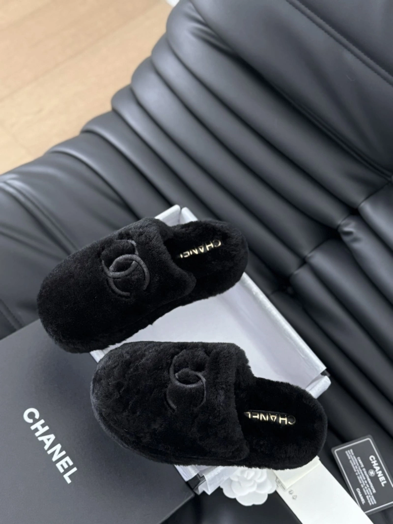 AllSeason Chxnxl Slippers 124159