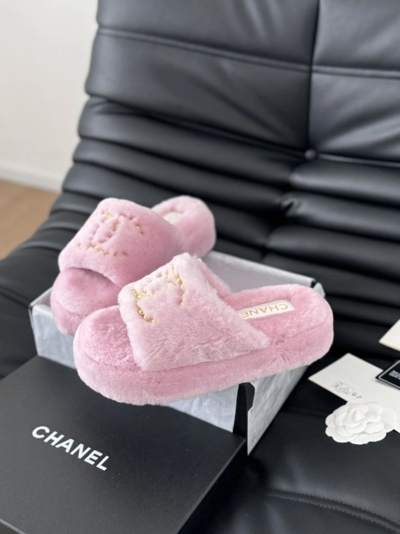 Resilient Chxnxl Slippers 124151