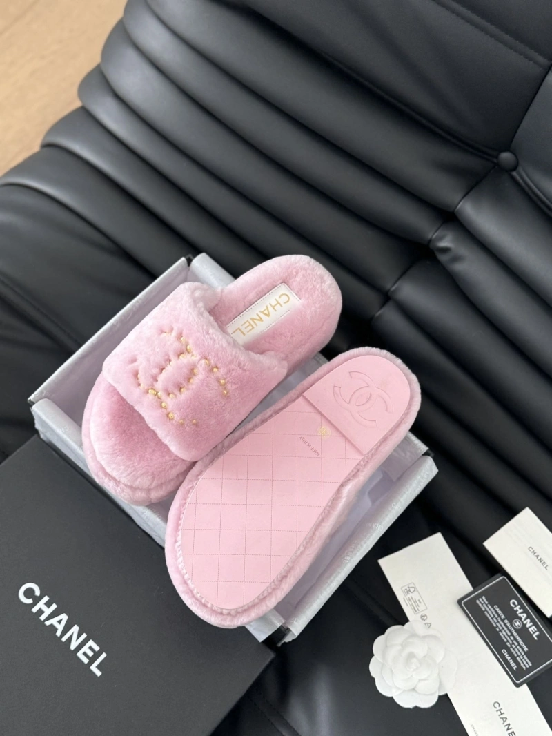 Resilient Chxnxl Slippers 124151