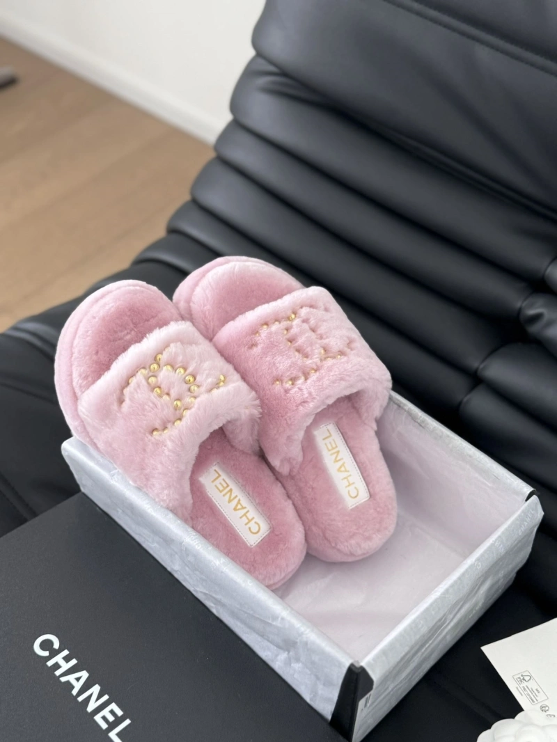 Resilient Chxnxl Slippers 124151