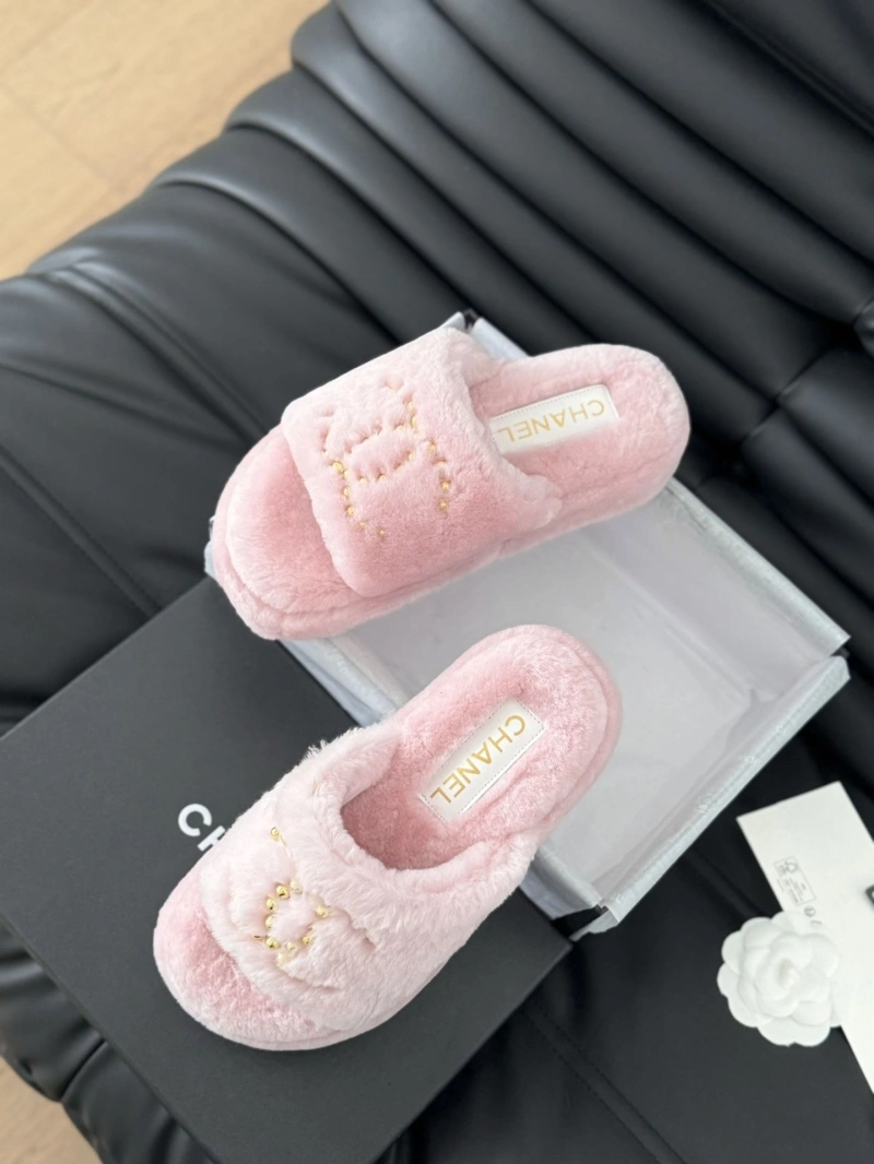 Resilient Chxnxl Slippers 124151