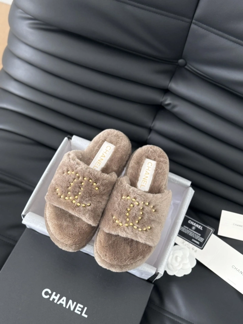 GoodFit Chxnxl Slippers 124171