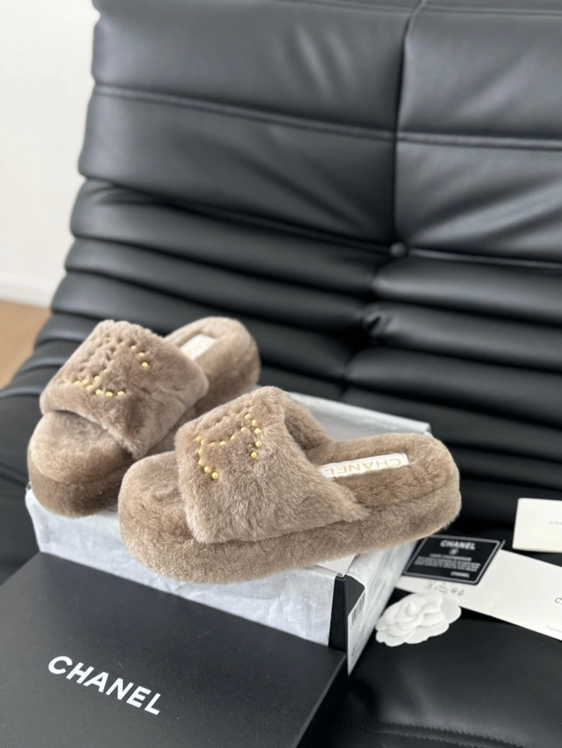 GoodFit Chxnxl Slippers 124171