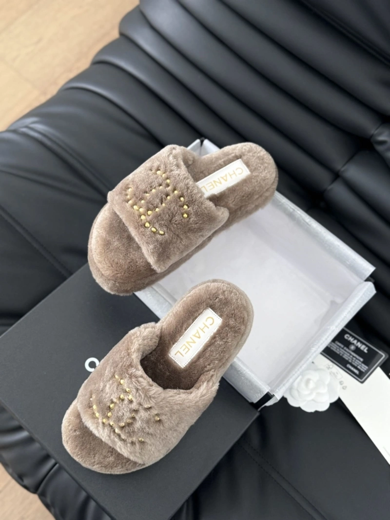 GoodFit Chxnxl Slippers 124171