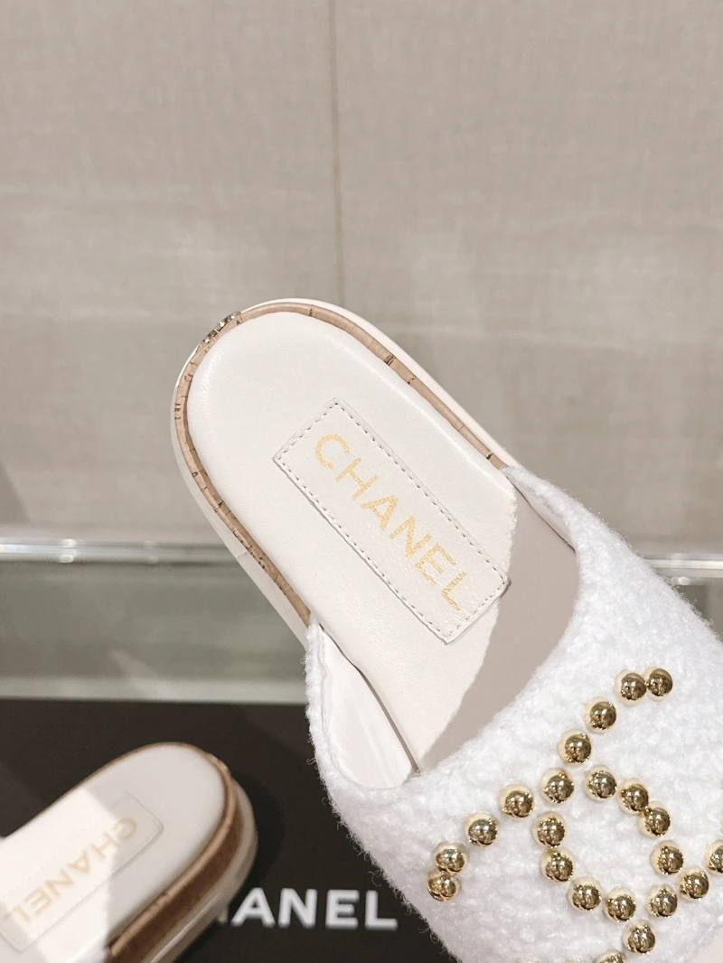 Reliable Chxnxl Slippers 124157