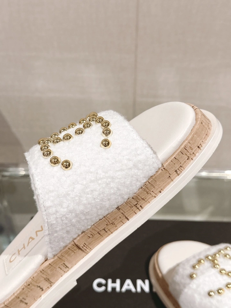 Reliable Chxnxl Slippers 124157